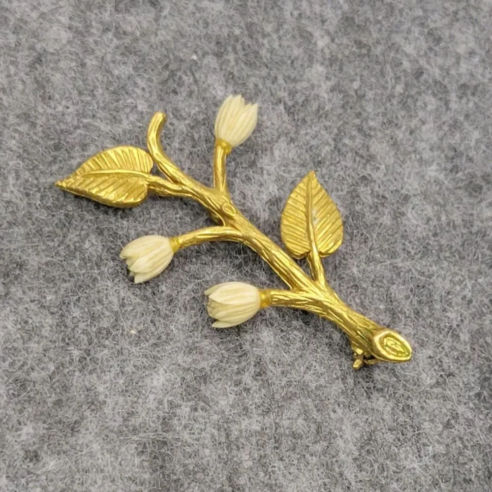 Vtg Celluloid Brooch